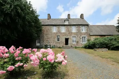 Image de Charme authentique: Maison XVIIème, cheminée, jardin privé, parking - Hudimesnil