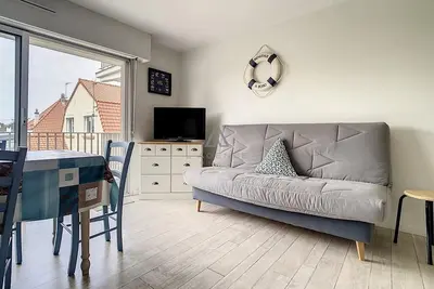 Image de Charmant appartement avec balcon, 1 chambre, parking, à 500m du centre, 1km de la plage