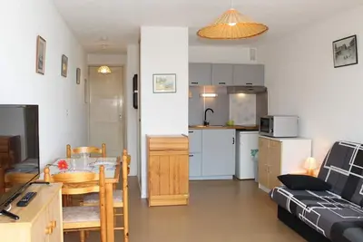 Image de Studio à Gruissan, 2 couchages, piscine, proche plage et commerces