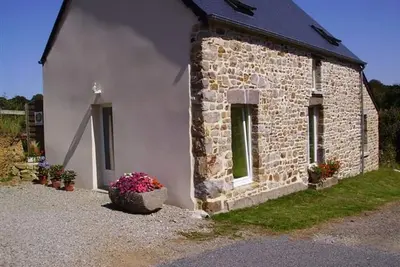 Image de Gîte Moderne et Lumineux, Jardin Privé, 2 Chambres, Proche Vallon Verdoyant, Tout Équipé!