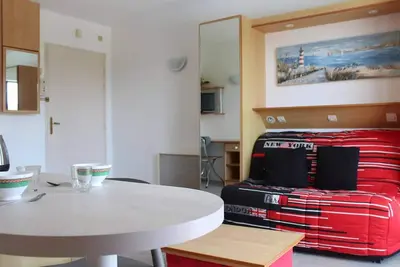 Image de Studio cosy avec piscine et parking, proche plage
