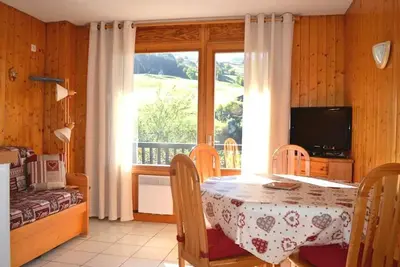 Image de Appartement au Grand-Bornand, 4 couchages, centre station, balcon sud, proche pistes et commerces