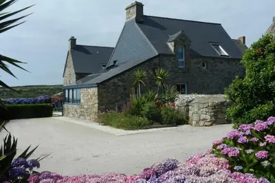 Image de Adorable maison en pierre avec jardin et wifi, proche de la mer