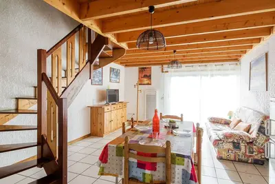 Image de Appartement T3 6 pers avec jardinet, Bbq, proche thermes, parking privé, 3 stations de ski à proximité