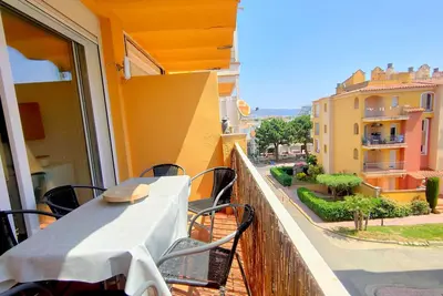 Image de 135-Appartement Ă 200 m de la plage tout confort Ă 'Empuriabrava -wifi gratuit
