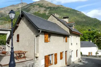 Image de Homerez - Maison charmante Ă Sassis avec vue montagne