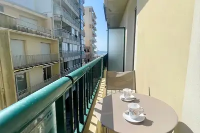 T2 Confortable, 2 min de la Plage, Aperçu Mer, Quartier Arago
