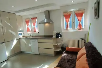 Image de Appartement cosy, proche thermes et pistes, équipé WiFi, parking gratuit, casier à skis