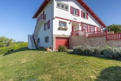 Image de Charmant appartement Ă 15min de St Jean avec jardin