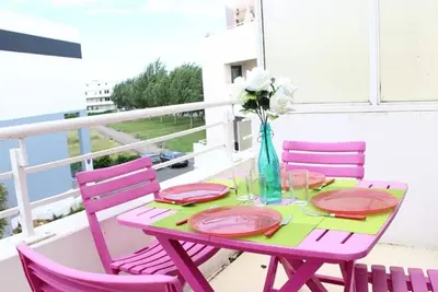 Image de Duplex avec Piscine, Balcon et Parking - Proche Plage, 4 Couchages Ă La Rochelle