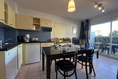 Image de Appartement climatisé, 2 pièces, piscine, terrasse, parking privé, proche port - Gruissan
