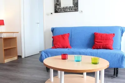 Image de Appartement ensoleillé avec piscine, balcon et parking privé aux Minimes, La Rochelle