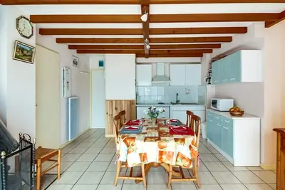 T3 lumineux avec jardin, 6 pers. , Wi-Fi, parking, animaux admis