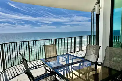 Image de Beau 2 Br, 2. 5 Ba Oceanfront Condo au 10ème étage! À distance de marche de la Flora Bama!