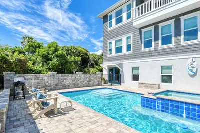 Image de Pelican's Beach Retreat avec piscine privée!