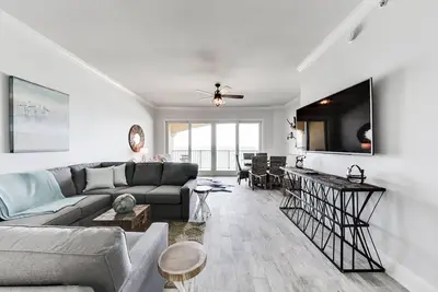 Image de 30a'S Luxurious Beach Front Communities! Ouvert 8 / 10-17! Condo Spacieux!