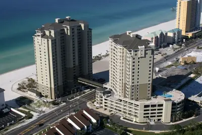 Image de Beachfront Condo Accepte Des Locations Pour 2019