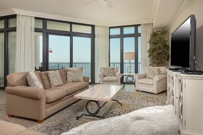 Image de Lazy River est mieux avec une nuit gratuite! Phoenix West Ii 3br