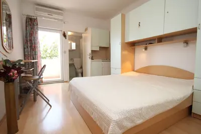 Image de Garçonnière avec le balcon et la vue sur le mer Makarska (As-6693-b)