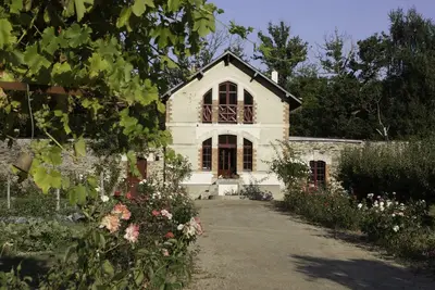 Image de En Anjou dans le potager du château, Peace, flower and vegetable