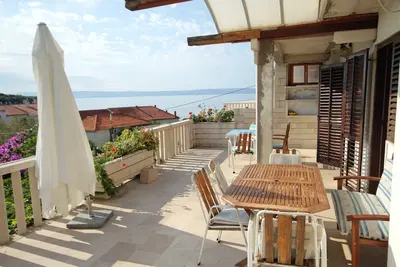 Image de Appartement de trois chambres avec la terrasse et la vue sur le mer Sumartin, Brac (A-5615-a)