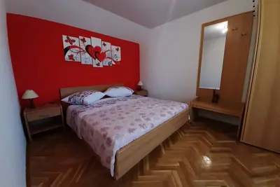 Image de Appartement d'une chambre avec le balcon et la vue sur le mer Vinisce, Trogir (A-6117-b)