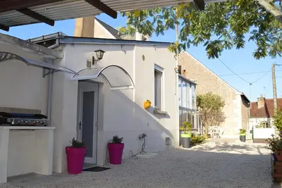 Image de Gîte confortable avec jardin, proche de Tours, idéal pour familles, animaux acceptés.