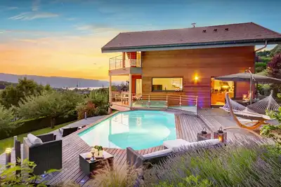 Image de Villa Flying Dragon - villa exclusive pour 8 au lac d'Annecy - Ovo Network