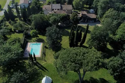 Image de Villa Toscane avec Piscine - 5 chambres - 10 voyageurs à 20 mn de Toulouse