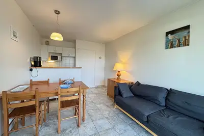Image de 2 pièces avec terrasse, piscine, animaux admis - La Rochelle