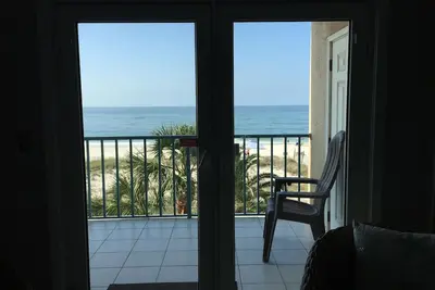 Image de 🌴 Mise à jour du magnifique condo en bord de mer Great Value ~ Piscine chauffée en bord de mer avec WiFi