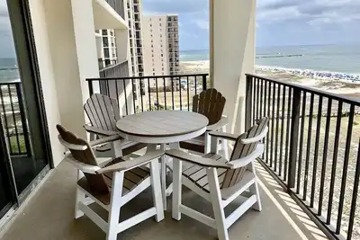 Image de Magnifique Condo au bord de la plage au 8ème étage Parfait pour une petite famille ou une escapade romantique!