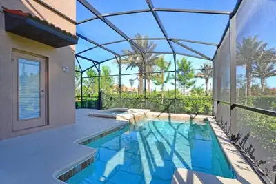 Image de 10 miles de Disney, belle maison à Solterra Resort! Wifi gratuit, 2 chambres à coucher principales! !