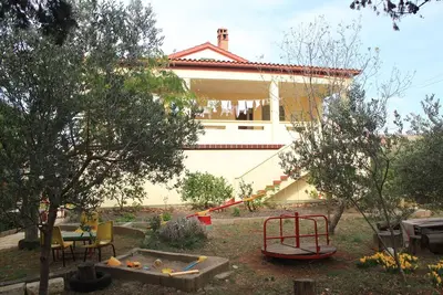 Image de Appartement de deux chambres avec la terrasse Ugljan (A-8479-a)