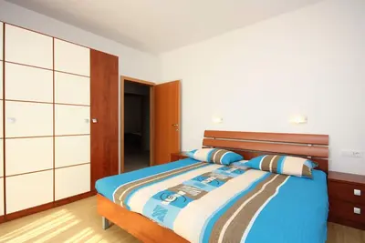 Image de Appartement de deux chambres avec le balcon et la vue sur le mer Kampor, Rab (A-4986-a)