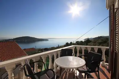 Image de Appartement d'une chambre avec la terrasse et la vue sur le mer Kali, Ugljan (A-8202-b)