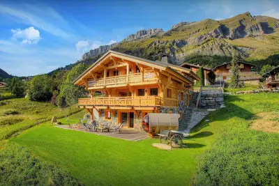 Image de Chalet Crechoua - séjour au ski pour 14, spa & proche pistes - Ovo Network