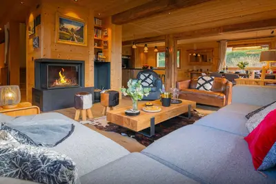 Image de Chalet Bonnevie - base alpine 10p avec spa et belles vues - Ovo Network