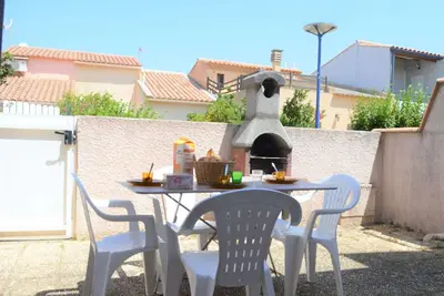 Image de Pavillon familial 6 pers à 200m de la plage avec terrasse, barbecue et parking.