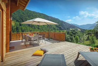 Image de Chalet Carter - base alpine 11p, salle de jeux et jacuzzi - Ovo Network