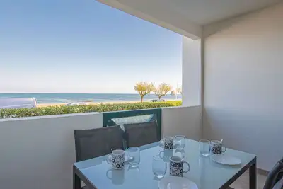 Image de Charmant studio moderne en front de mer avec parking à Hendaye
