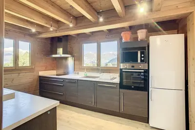 Image de Chalet duplex 150 m², 12 pers, 6 ch, sauna, terrasse, à 50m des pistes - Fontcouverte-la-Toussuire