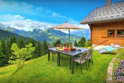 Image de Chalet de Paul et Marie - séjour alpin pour 8, proche pistes - Ovo Network