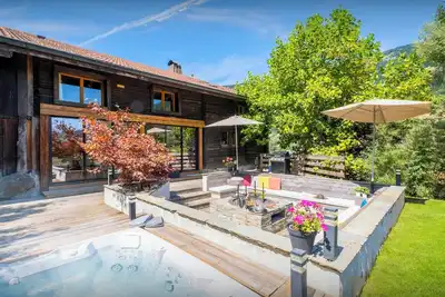 Image de Chalet Colombine - base luxe pour 15, piscine, spa & cinema - Ovo Network