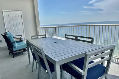 Image de Superbes vues depuis ce condo en front de mer au 14ème étage!
