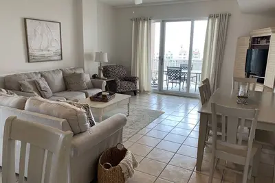 Image de Profitez de notre magnifique condo. . . Tarifs spéciaux de novembre et décembre! Vérifiez-le! ! ! !