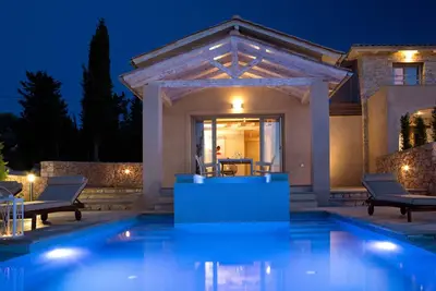 Image de Villa de luxe Ă couper le souffle avec vue sur la mer - Nefeli