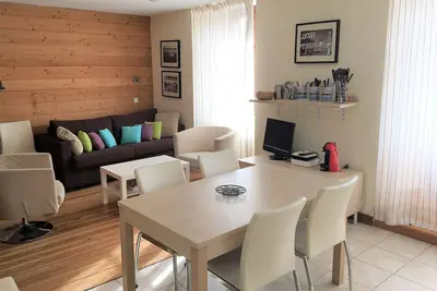 Image de Appartement rénové 3 pièces, proche gare et remontées mécaniques