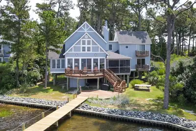 Image de Maison de luxe Bayfront avec Dock!