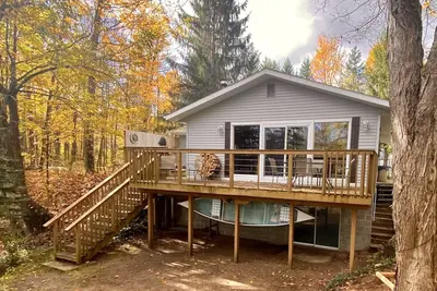 Image de Betsie River Cabin - Ă quelques minutes de Crystal Mountain Spa & Resort, Hot Tub, Canoe